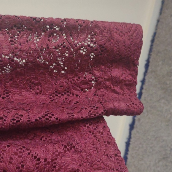 Juicy Couture lined crocheted lace top Size XXL Wine - Picture 3 of 10